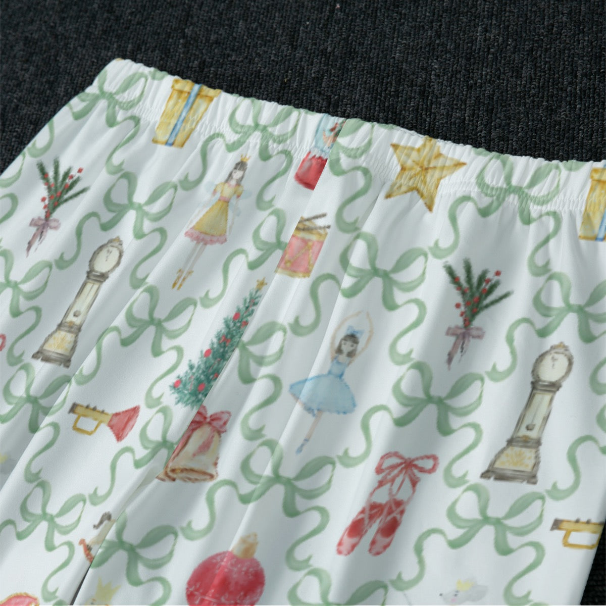 Green Bow Trellis Nutcracker Women's Raglan Sleeve Pajamas